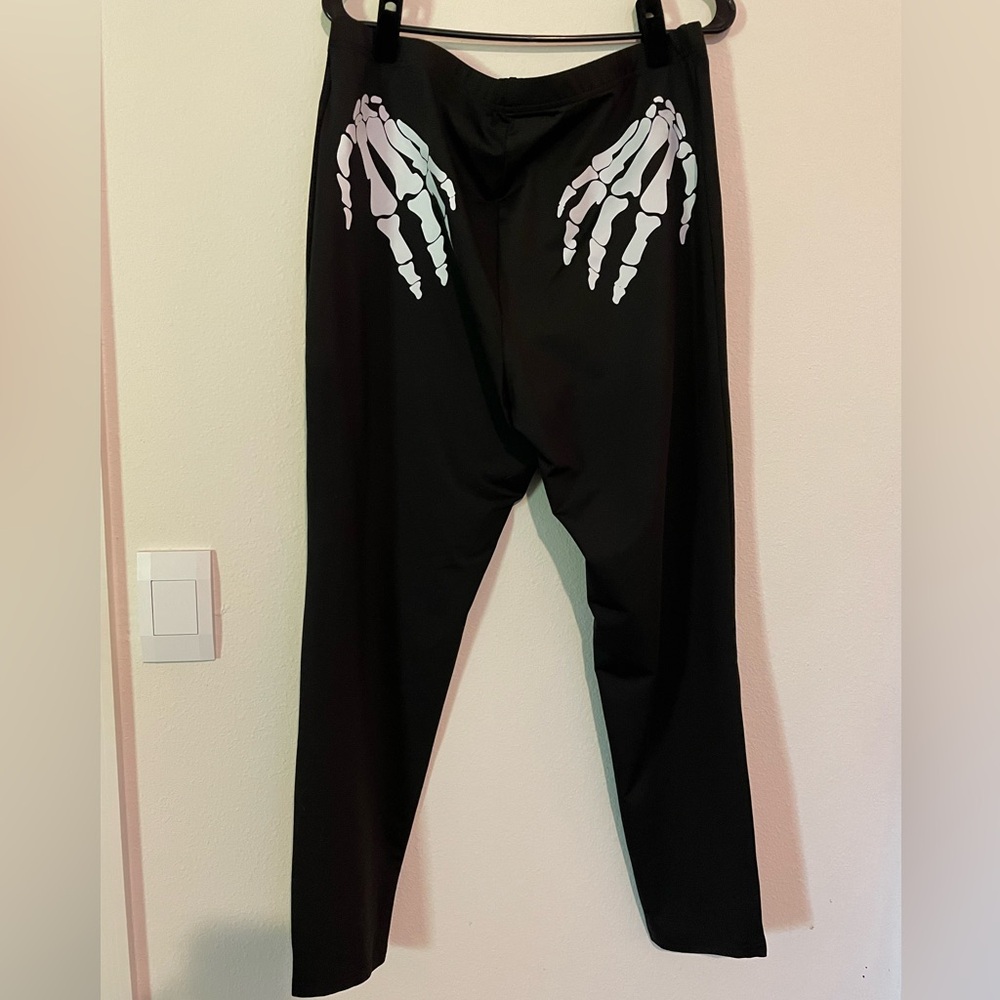Women’s Skeleton Hands Black Leggings